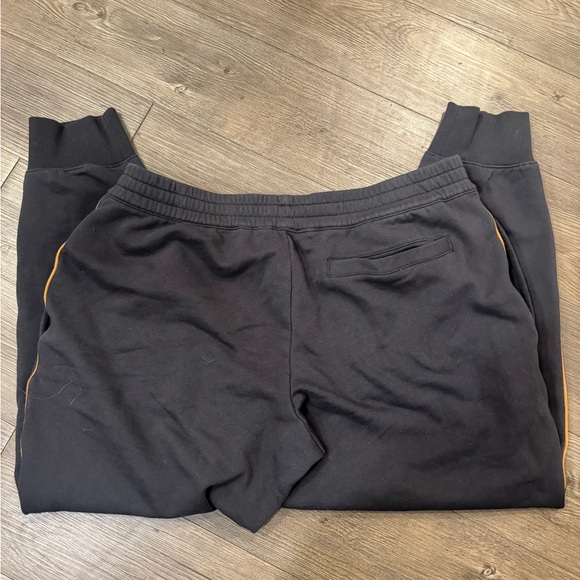 Timberland Black and Gold Jogger Set. Sweatshirt, Sweatpants and Tshirt. - Picture 12 of 13